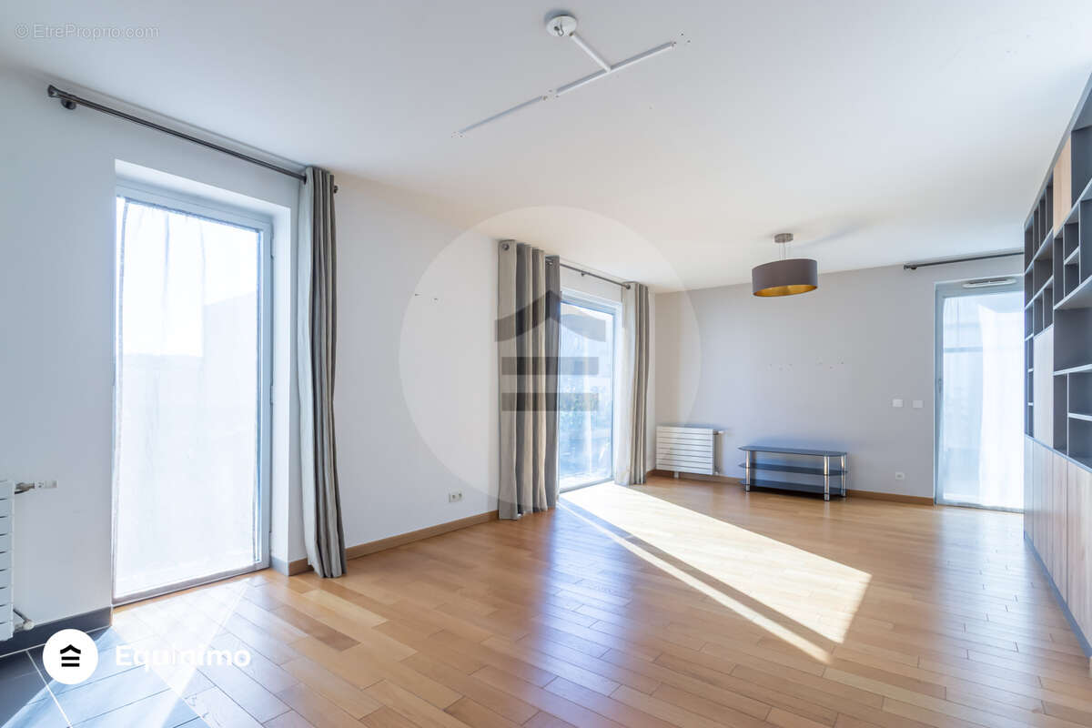 Duplex de 84 m2 avec terrasse de 40m2 en dernier étage à Boulogne-Billancourt Immeuble 2011 métro Billancourt - photo 2