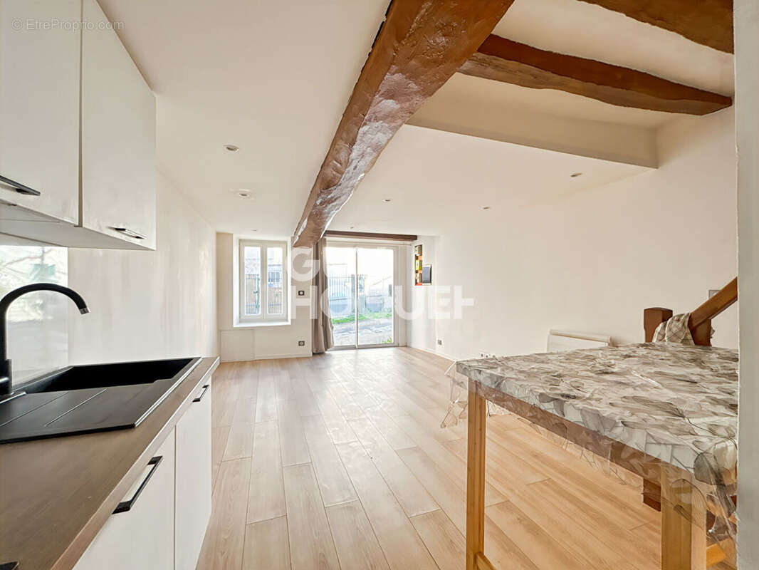 Maison à FONTENAY-TRESIGNY