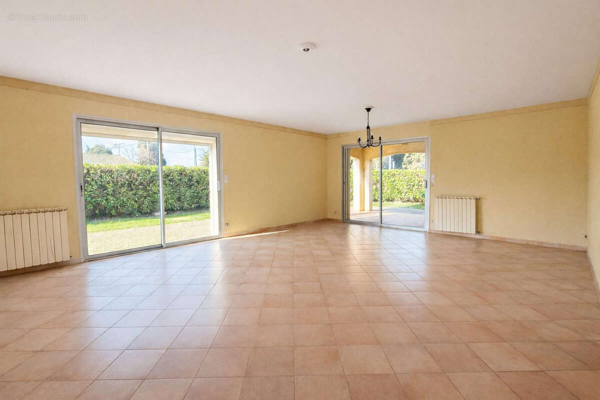 Carcassonne - proche centre-ville - maison d'architecte 154 m2 - terrain 600 m2 sans vis a vis - photo 4