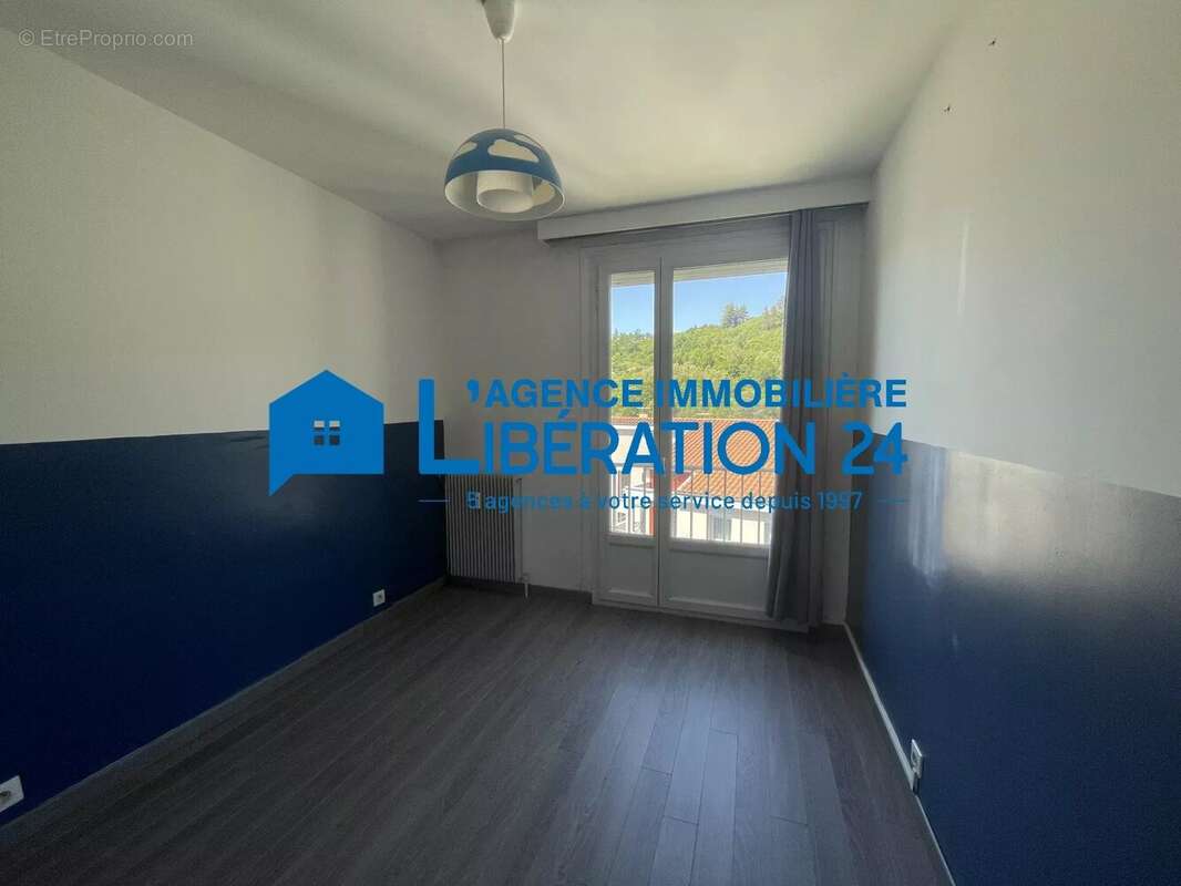 Appartement à LE CHAMBON-FEUGEROLLES