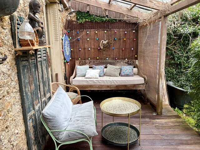 Appartement à MARNES-LA-COQUETTE