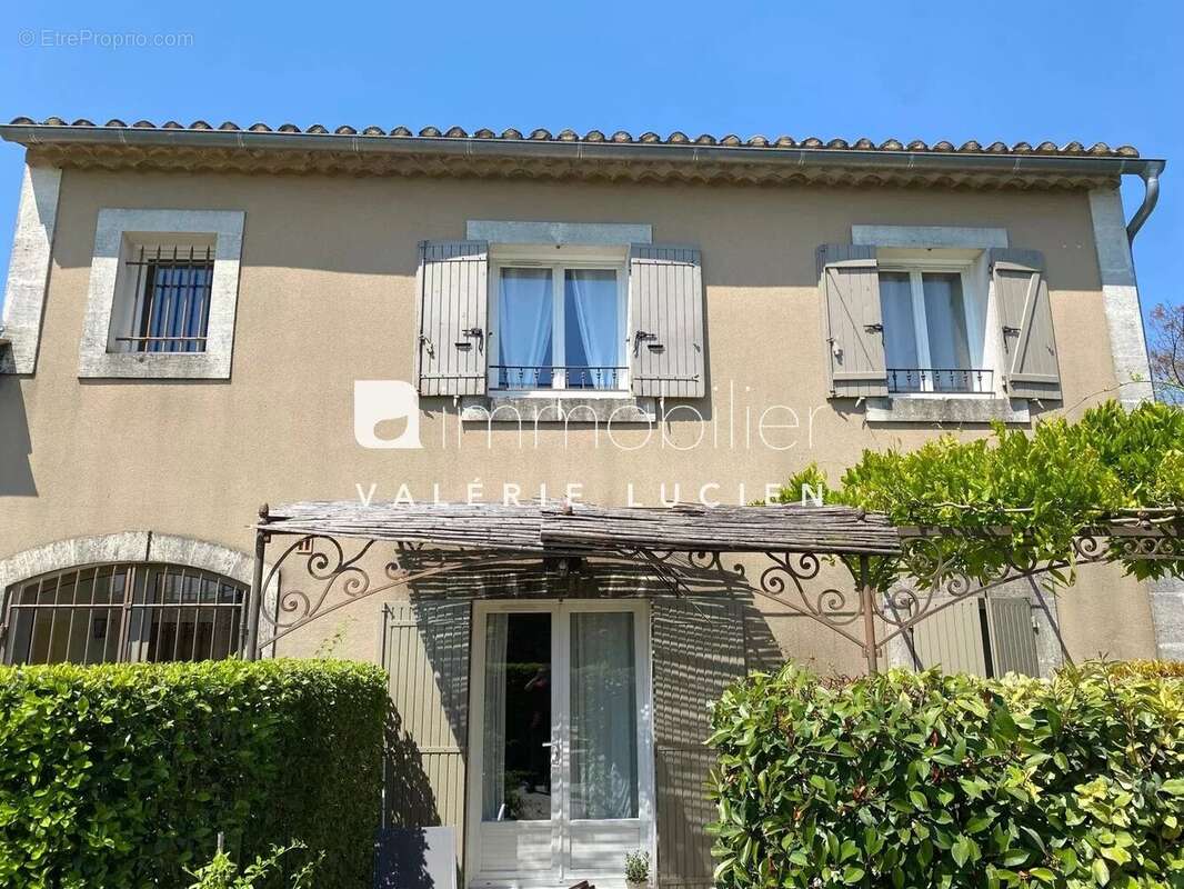 Appartement lumineux avec vue sur la piscine dans une résidence sécurisée - photo 2
