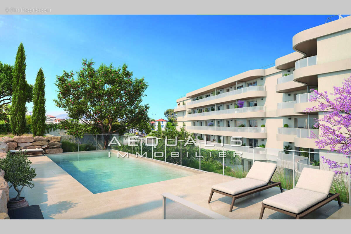 Appartement à SAINT-LAURENT-DU-VAR