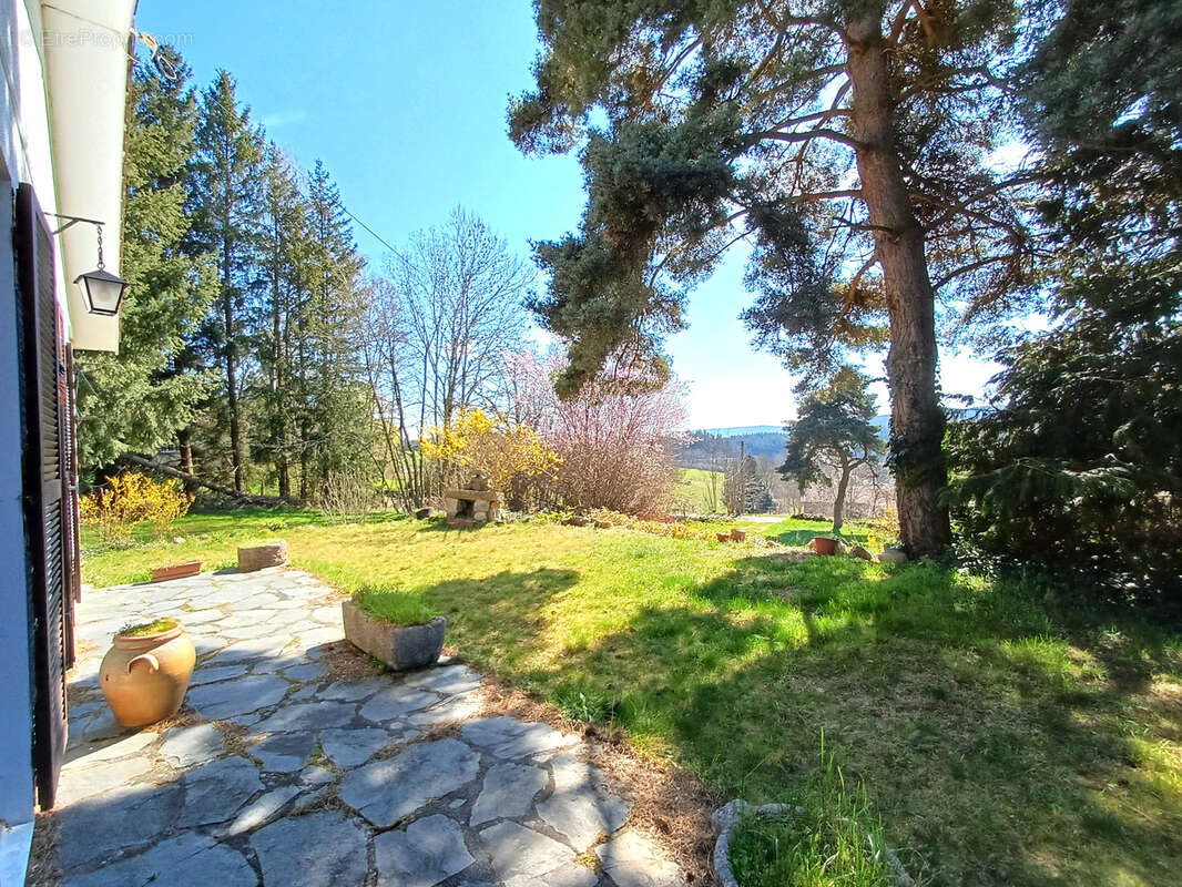 Maison à CRAPONNE-SUR-ARZON