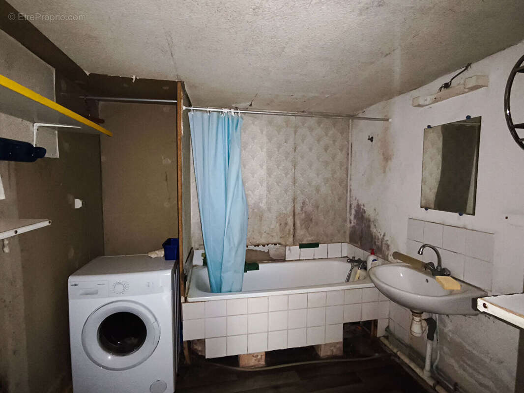 Maison à SOMMIERES-DU-CLAIN