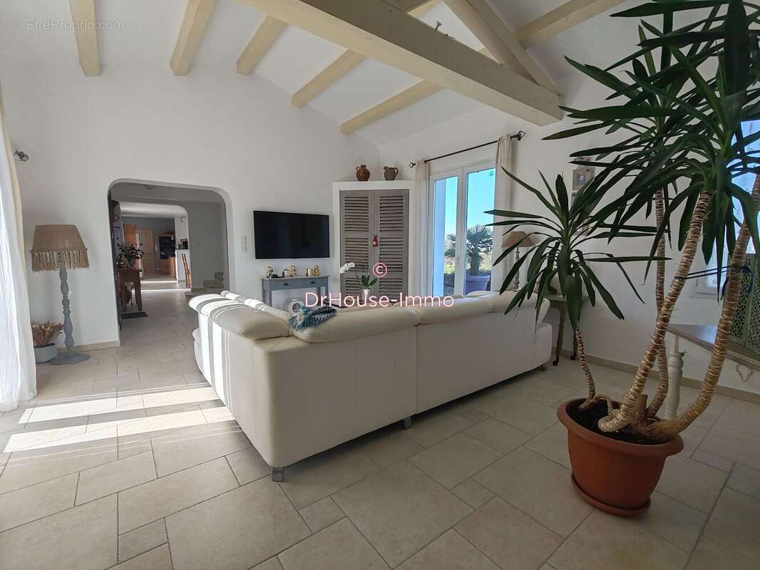 Maison à PUYRAVAULT