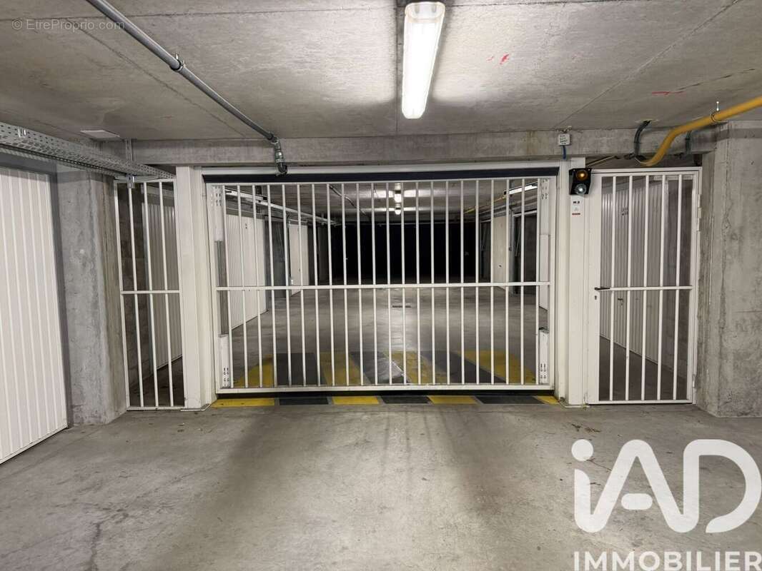 Photo 5 - Parking à SAINT-CYR-AU-MONT-D'OR