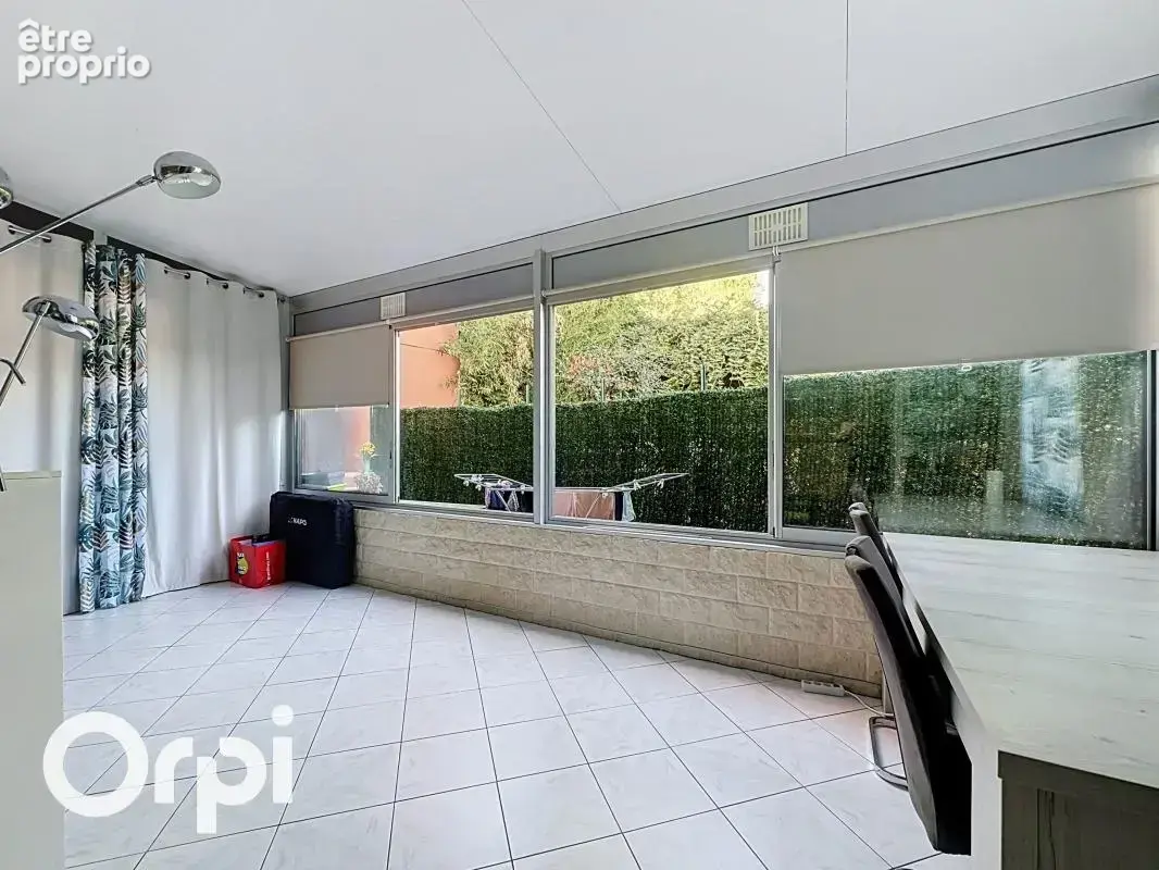 Appartement 2 pieces 35 m² + stationnement + cave + jardin + veranda 14 m² + piscine - photo 6