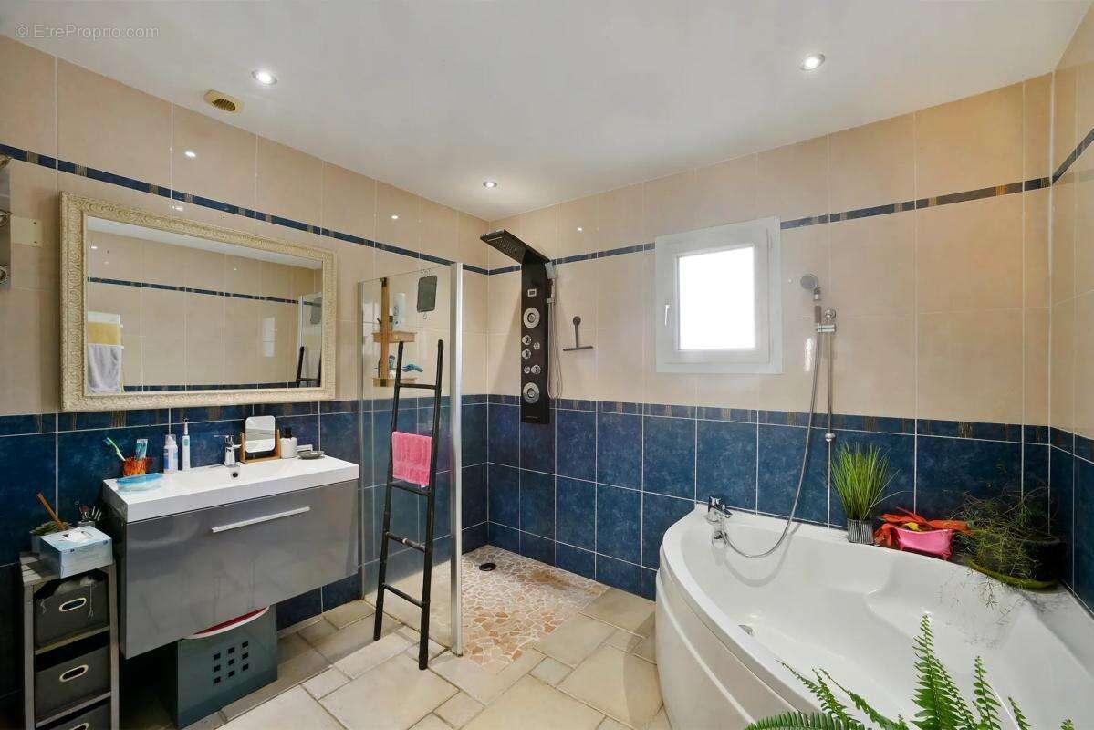 Maison à LE MARTINET