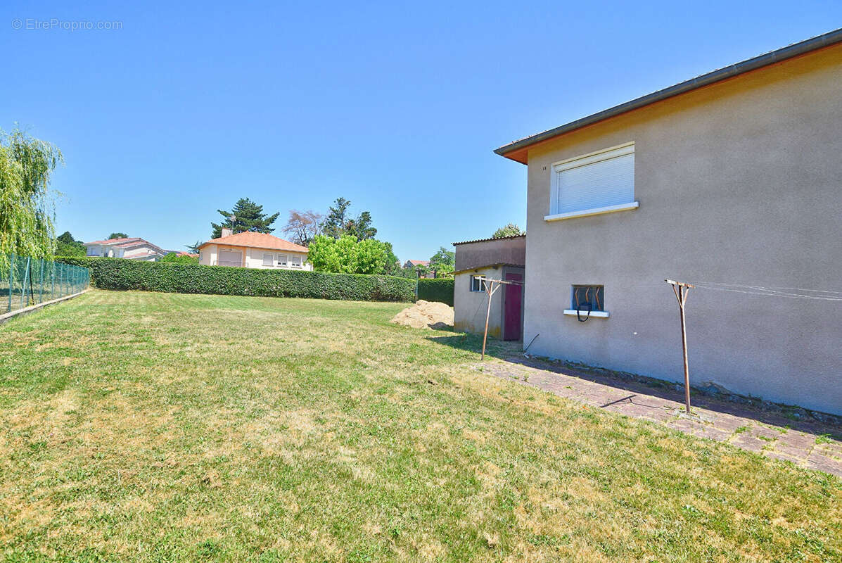 Maison à CHAZAY-D&#039;AZERGUES