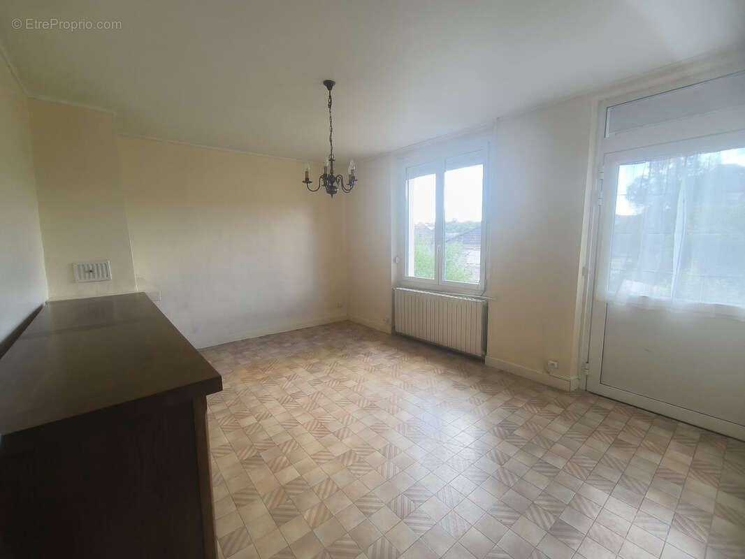 Maison avec jardin de 1 375 m2 à deux pas du centre-ville de Souillac - photo 8
