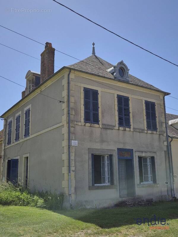 Maison à OUROUER-LES-BOURDELINS