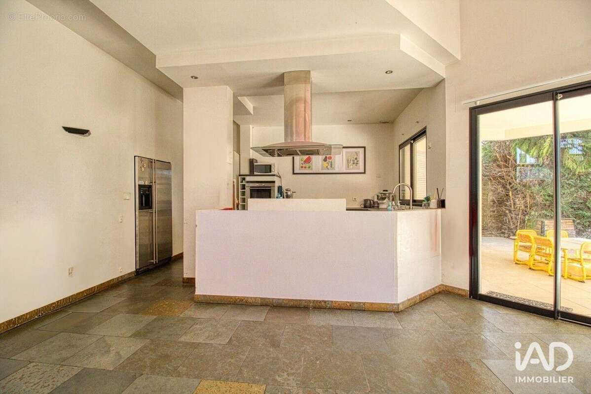 Maison 166 m² à Bussy-Saint-Georges  - photo 5
