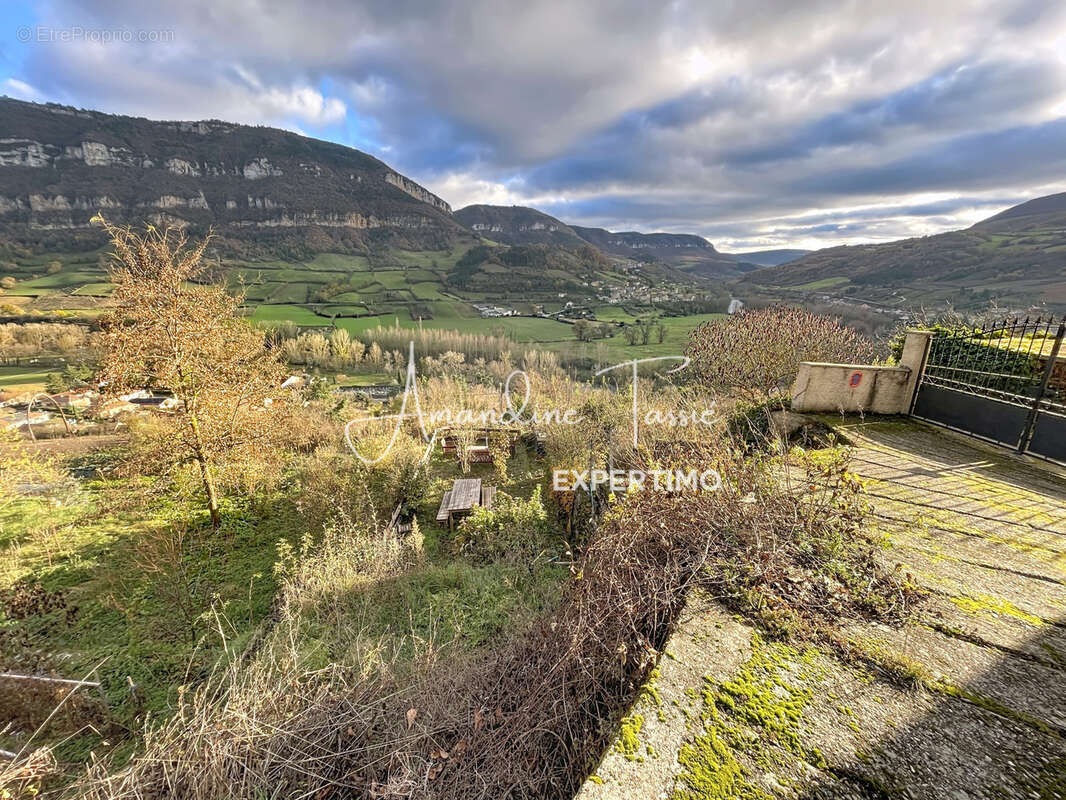 Appartement à COMPEYRE