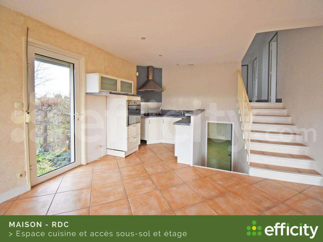 Maison à SAINT-JUST-SAINT-RAMBERT