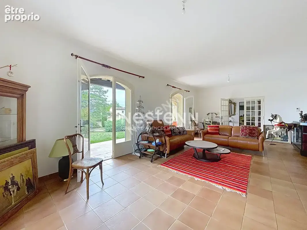 Lourmarin - Maison  5 pièce(s), 180m2, 4 belles chambres, garage-,piscine - photo 6