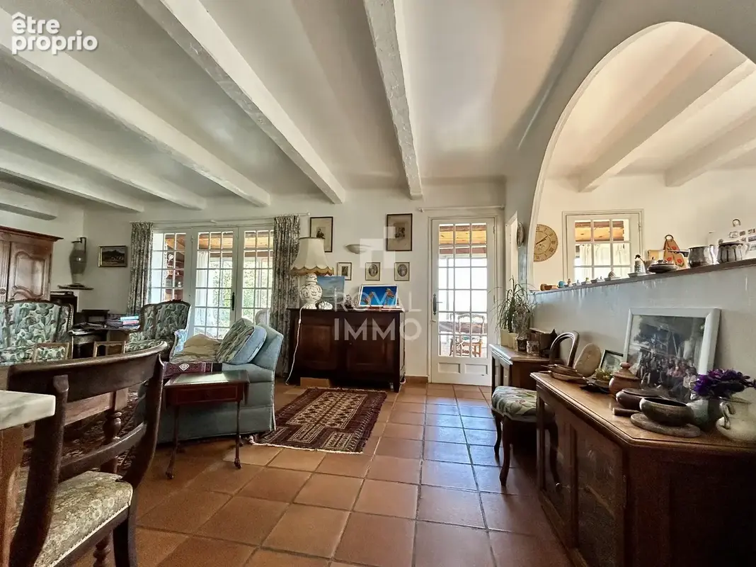 Villa T6 à fort potentiel - photo 3