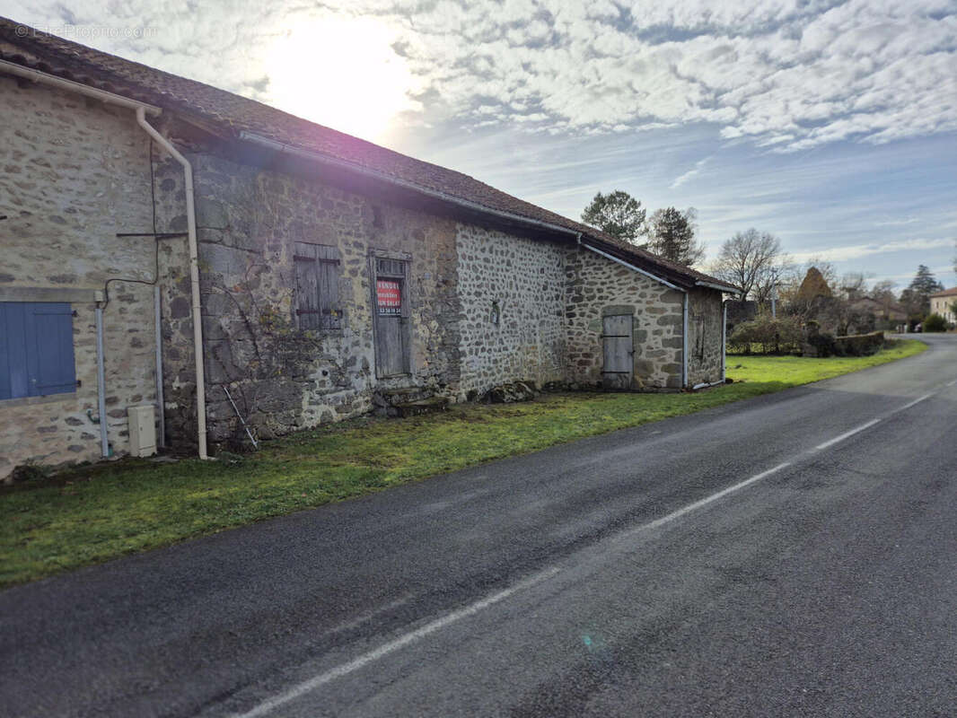 20251201_142426 - Maison à SAINT-SAUD-LACOUSSIERE