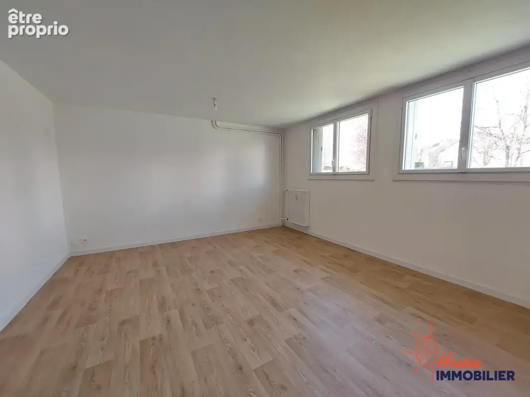 Appartement 5 pièces 108 m² à vendre à Chalons-En-Champagne (51000) - photo 2