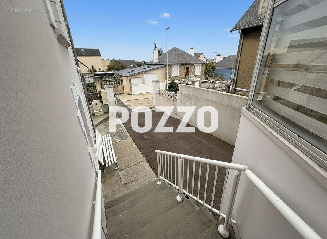 Appartement à DONVILLE-LES-BAINS