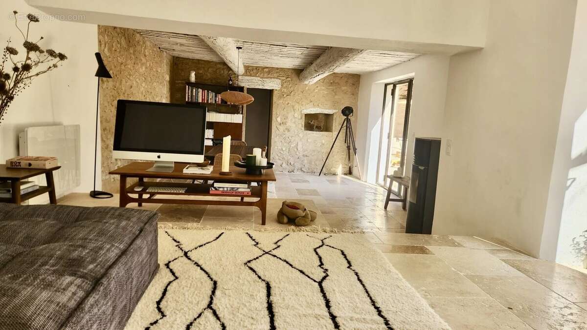 Maison à SAINT-SATURNIN-LES-APT