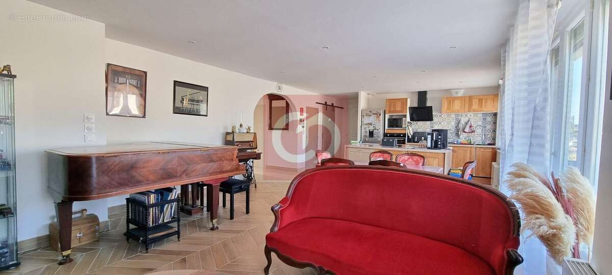 Maison 104 m² à Coulanges-Les-Nevers  - photo 7