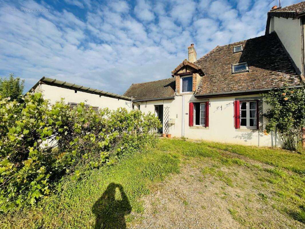 Maison à DRACY-SAINT-LOUP