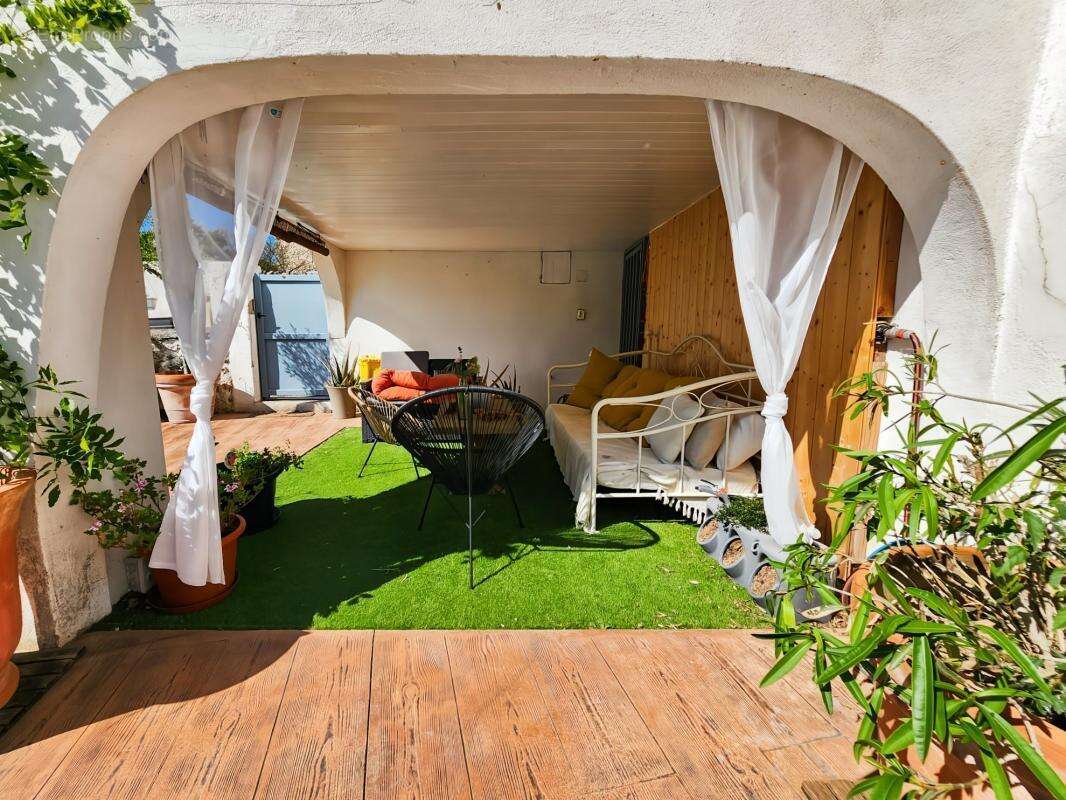 Maison à SAINTE-ANASTASIE