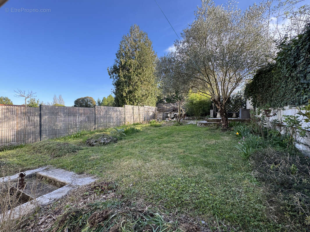 Maison à BARBEZIEUX-SAINT-HILAIRE