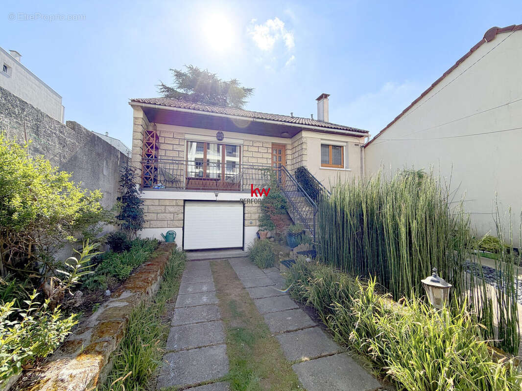 Maison 78 m² à Saint-Prix  - photo 2