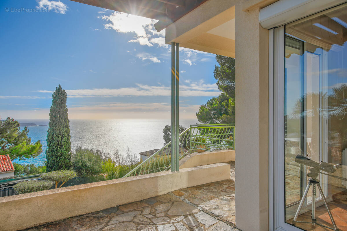 Maison à CARQUEIRANNE