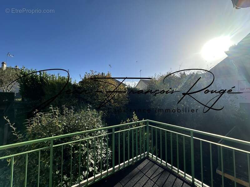 Maison à CONDE-SUR-VIRE