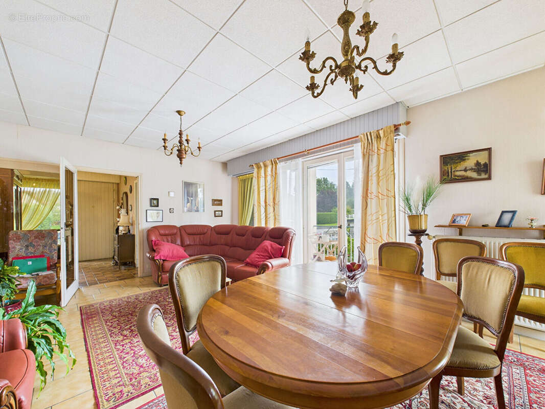 Maison à SAINT-ELOY-LES-MINES