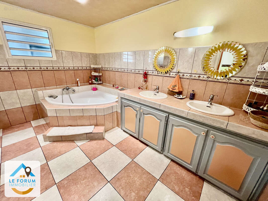 Maison à LE TAMPON