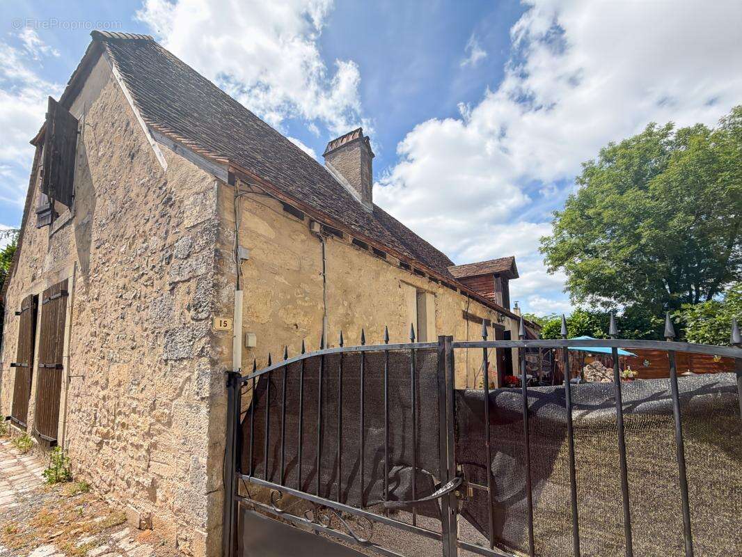  Immeuble de rapport à Limeyrat – Revenus locatifs immédiats - photo 9