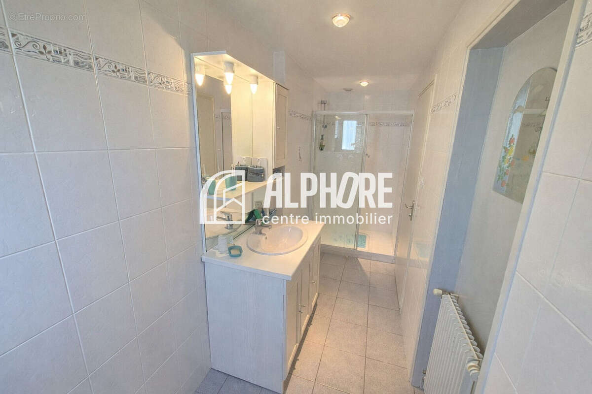 Maison à SAINT-MARTIN-DES-NOYERS