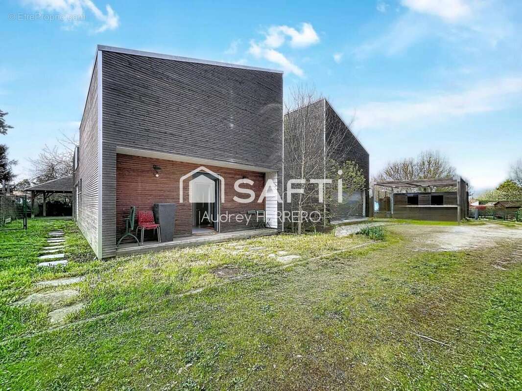 Photo 2 - Commerce à GRATENTOUR