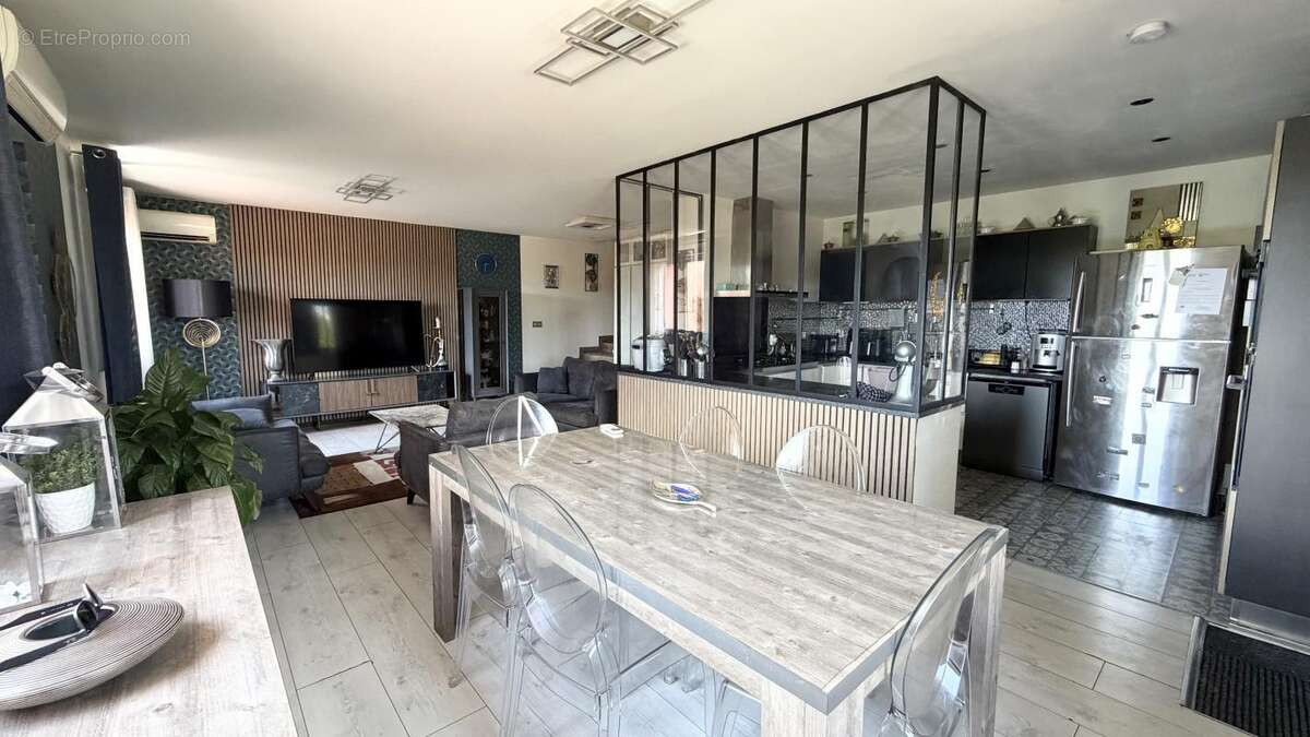 Maison 140 m² à Villeurbanne  - photo 3