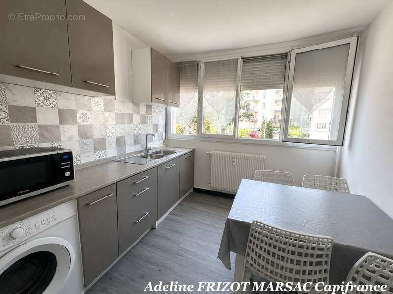 Appartement 76m2 - loue - 4 balcons - 3 chambres - lumineux - photo 5