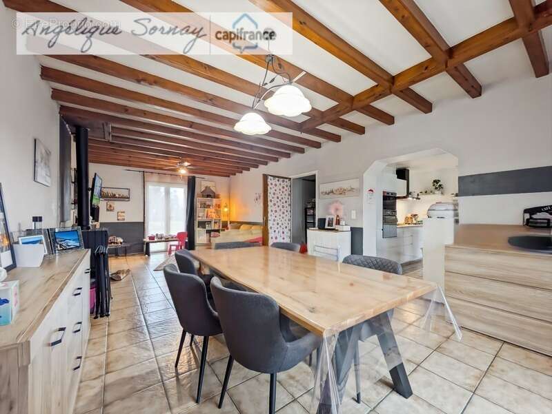 Maison à COMMENAILLES