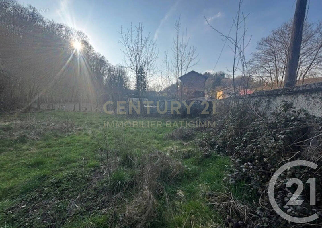 Terrain à CHATONNAY