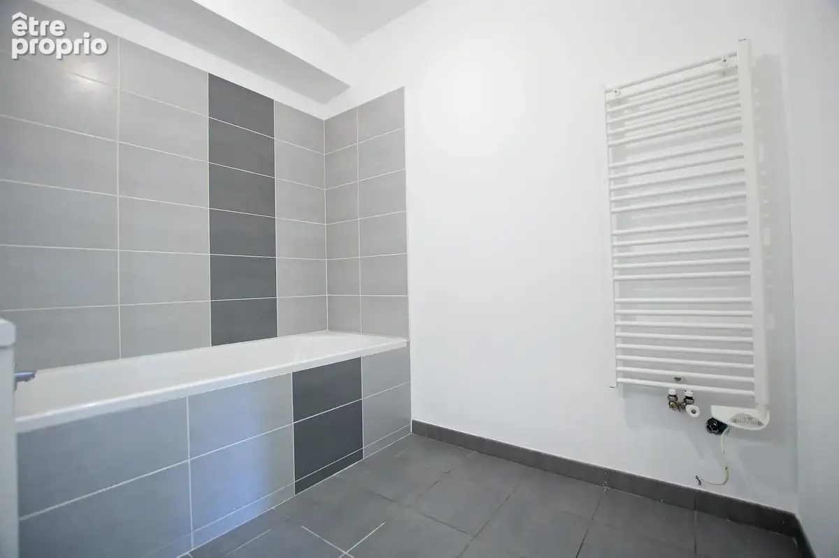 BRUZ - Proche Gare - Appartement T3 refait à Neuf - photo 8
