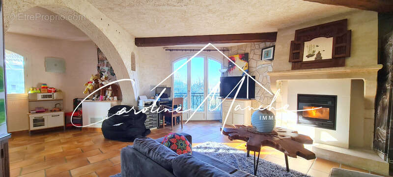 Maison à LA FARE-LES-OLIVIERS