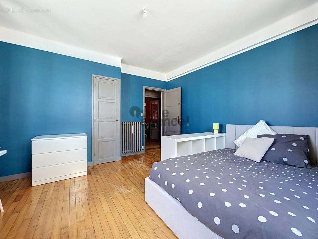 BREST HYPER-CENTRE – Appartement de caractère de 92 m² avec caves et jardin partagé - photo 6