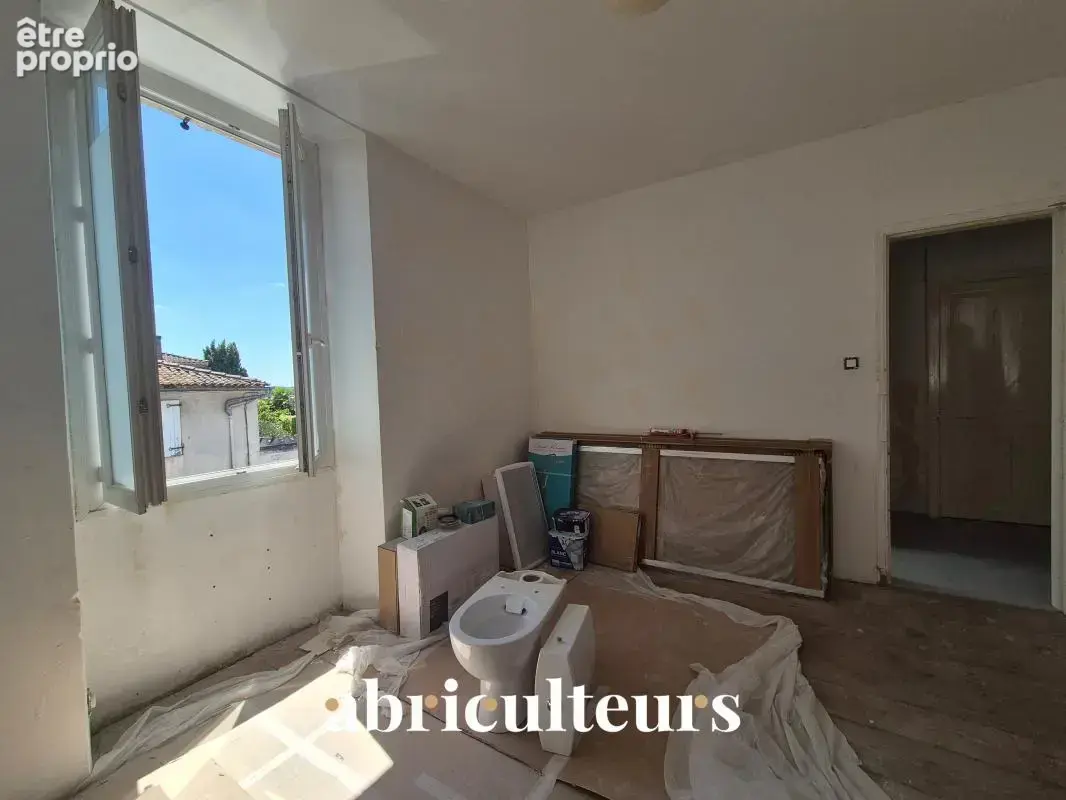 Maison à rénover - 7 pièces - 160 m² - Jarnac centre-ville - photo 8