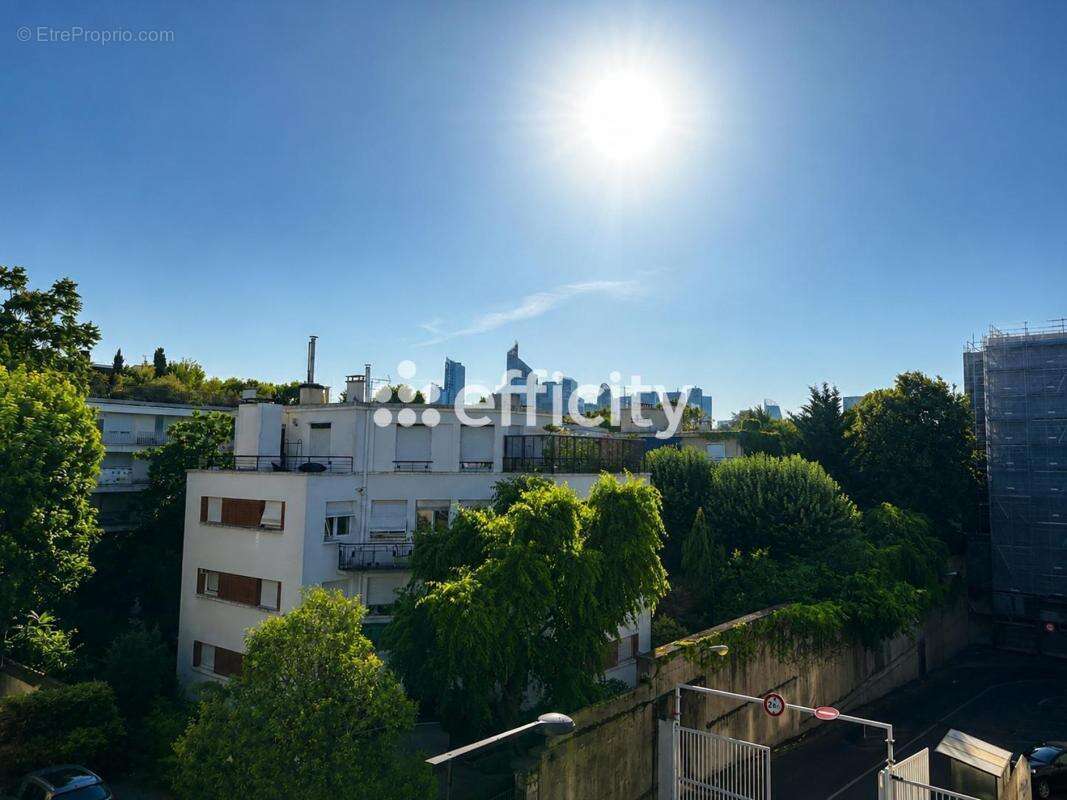 Appartement à NEUILLY-SUR-SEINE