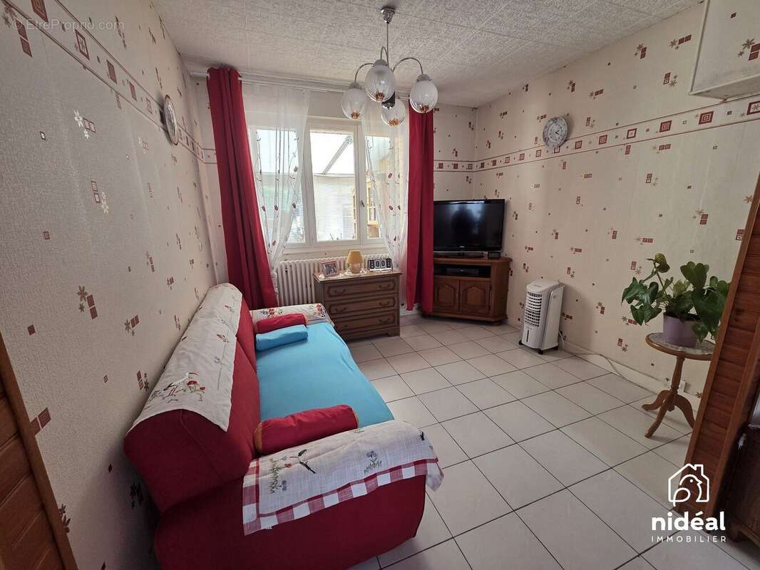 Maison à AULNOYE-AYMERIES