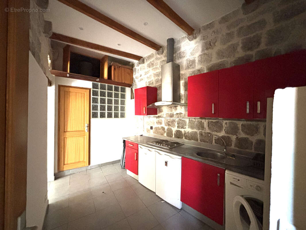 Appartement à PEILLE