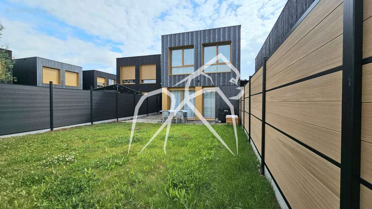 Maison contemporaine de 84 m²  Le Petit-Quevilly (76140) - photo 9