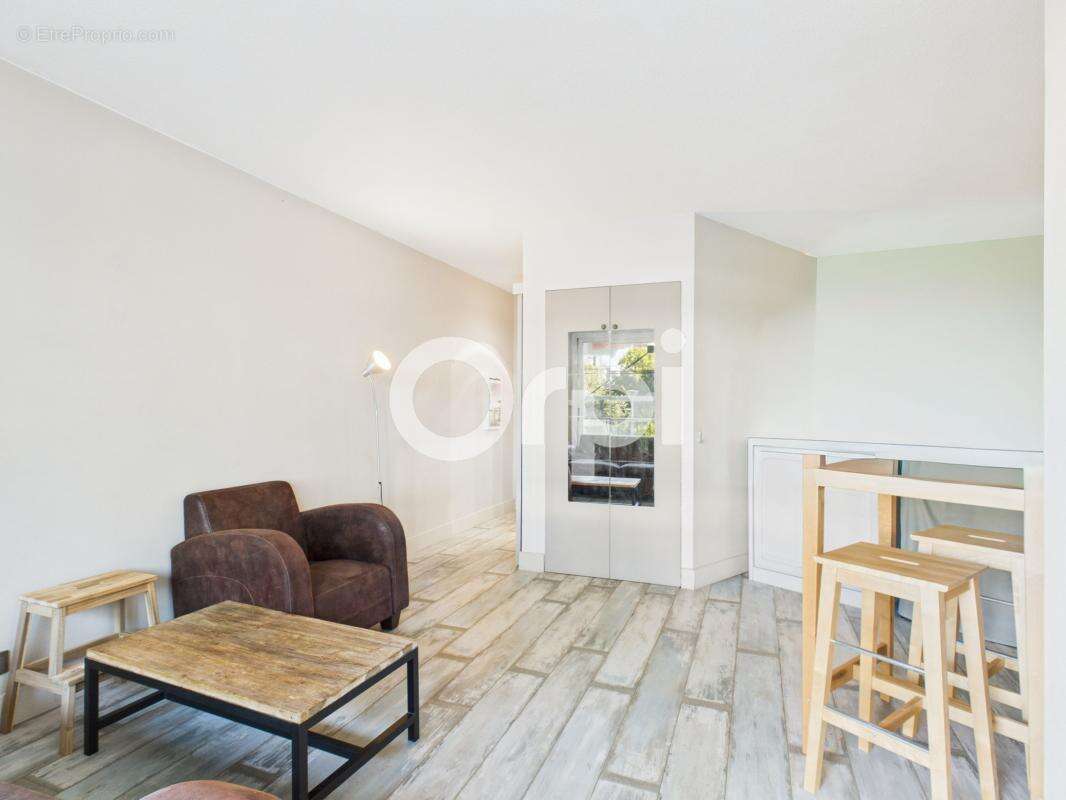 Appartement à MANDELIEU-LA-NAPOULE